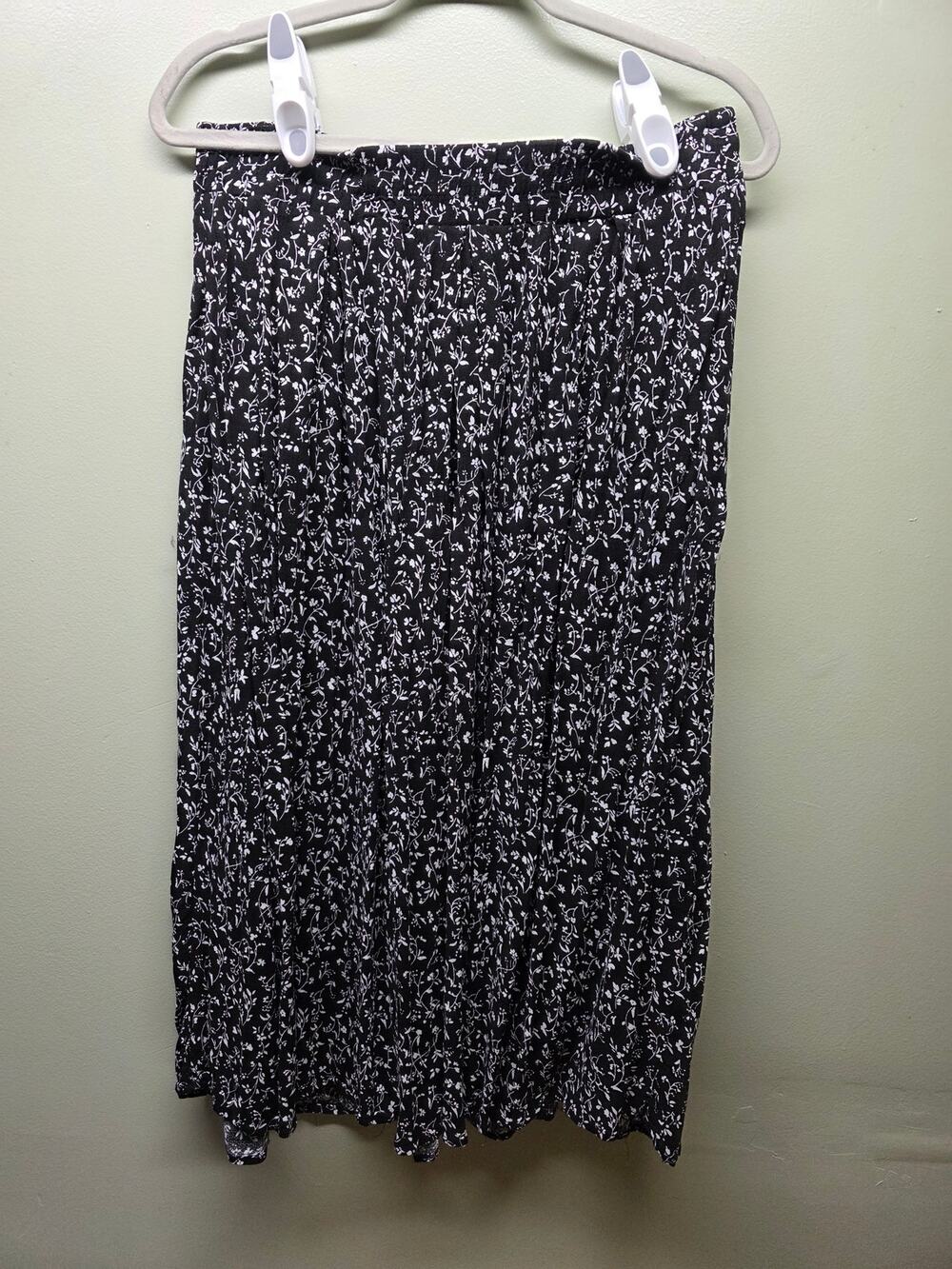 NWOT Cynthia Rowley Black Floral Midi Skirt Size L